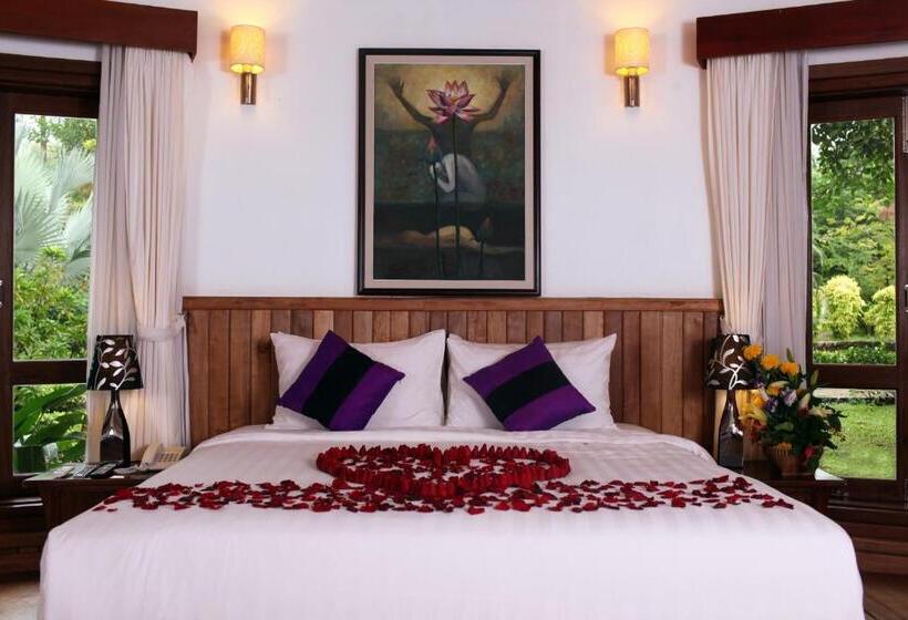 سوئیت با تخت بزرگ, Nataya Round House Coral Bay Resort