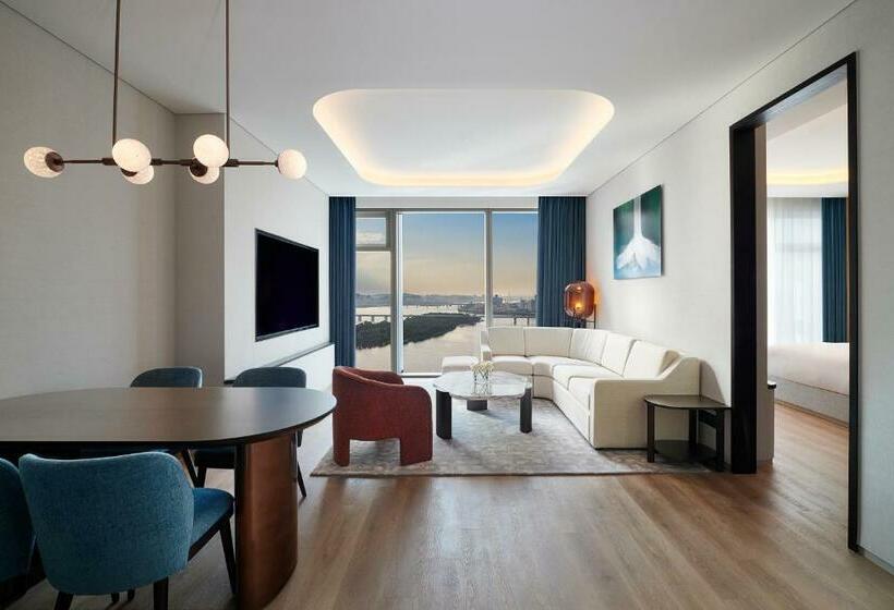 سوئیت پریمیوم, Naru Seoul Mgallery Ambassador