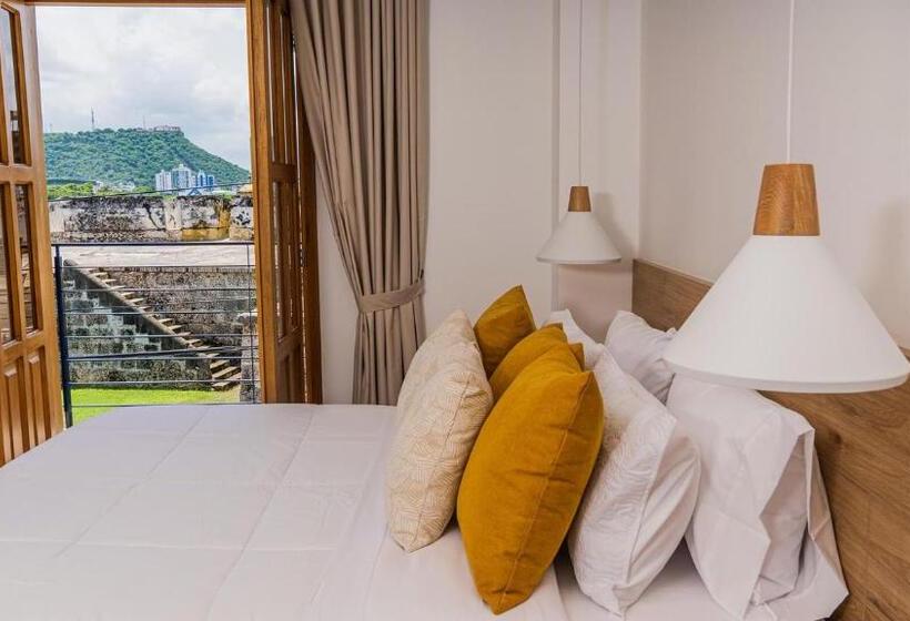 استودیوی استاندارد, Del Mar Guest House