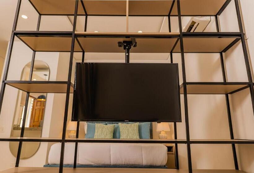 استودیو استاندارد با چشم‌انداز باغ, Del Mar Guest House