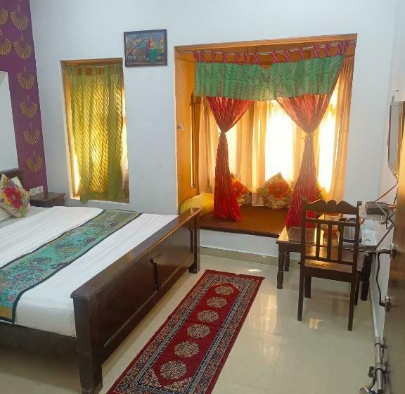 Quarto Deluxe, Golden Tulip Jaisalmer