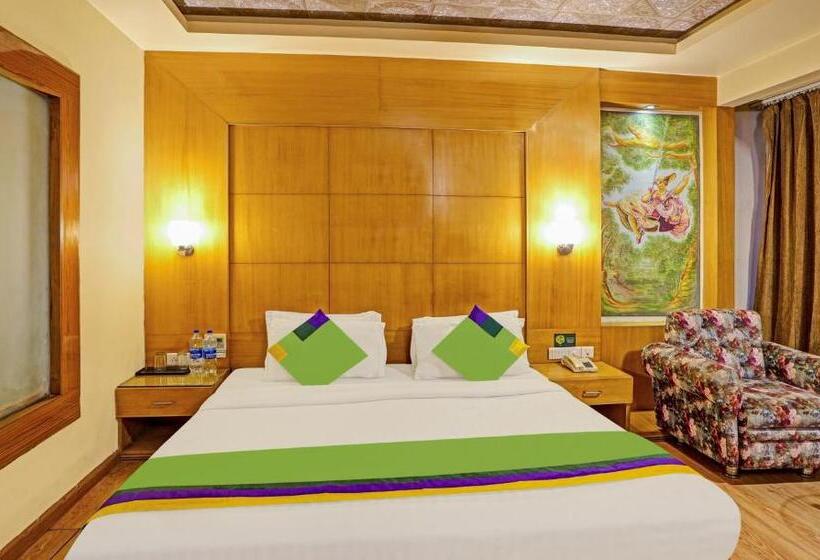Standard Room, Treebo The Royal Cm, 4 Km From City Palace