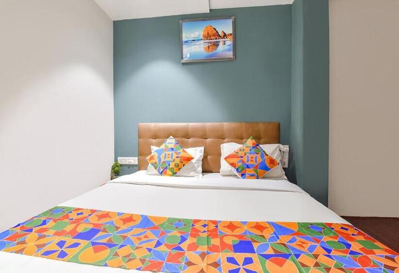デラックスルーム, Fabhotel Nidhivan, Udhna Junction