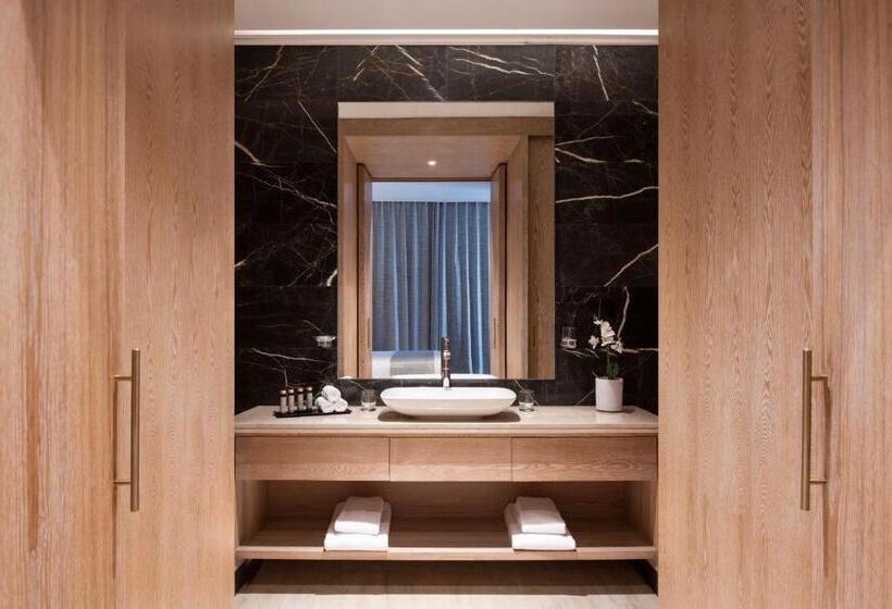 سوییت اجرایی, The Bentley Luxury Hotel & Suites