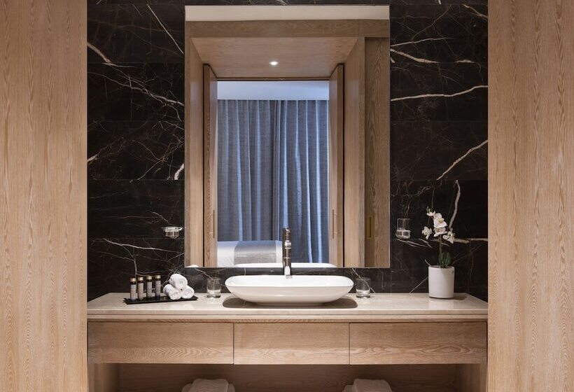 سوییت اجرایی, The Bentley Luxury Hotel & Suites