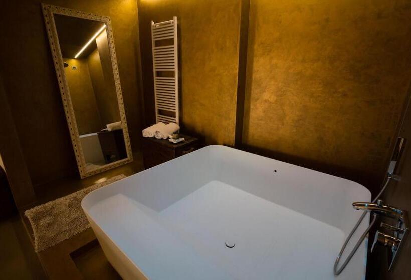 سوییت جونیور, Alessi Hotel Trattoria