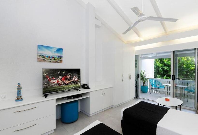 Студио Стандарт с Балконом, By The Sea Port Douglas