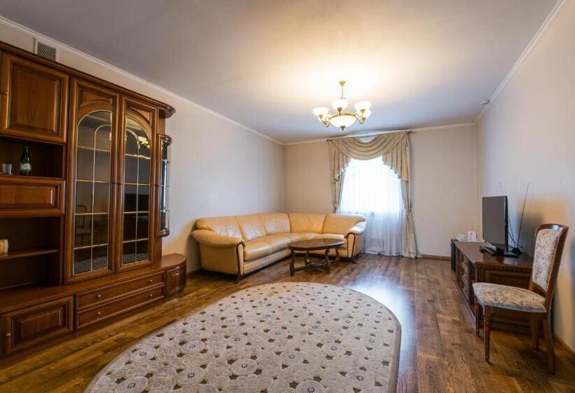 سوییت, Stanislaviv
