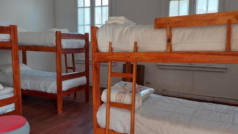 Четырехместный Номер Стандарт, Hostel B&b Tandil