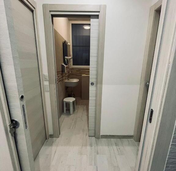 اتاق استاندارد با سرویس بهداشتی مشترک, B&b San Siro 139