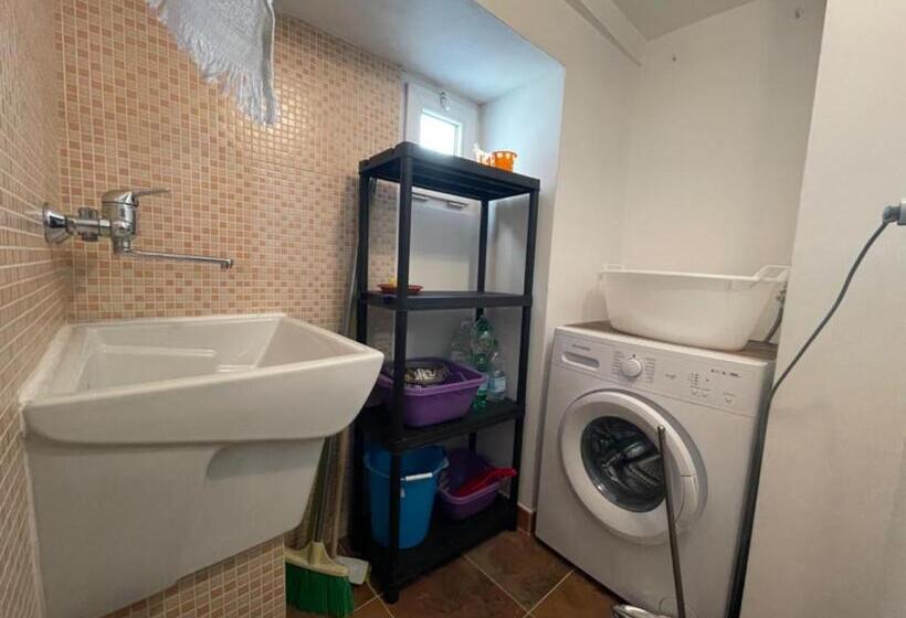 آپارتمان 1 خوابه با تراس, B&b Le Volte 27