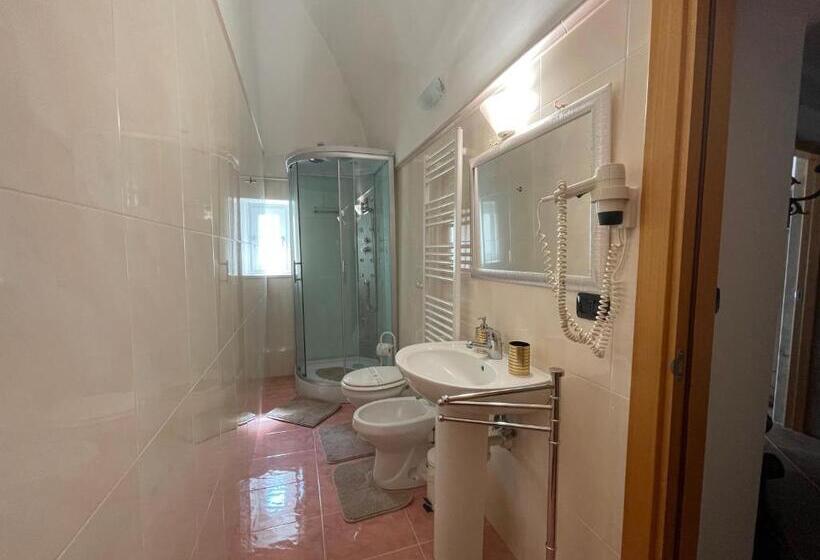 اتاق استاندارد سه نفره, B&b Le Volte 27