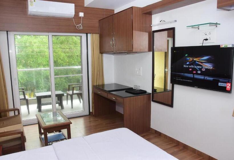 Номер Стандарт Индивидуальный с Балконом, Regal Panhala Residency