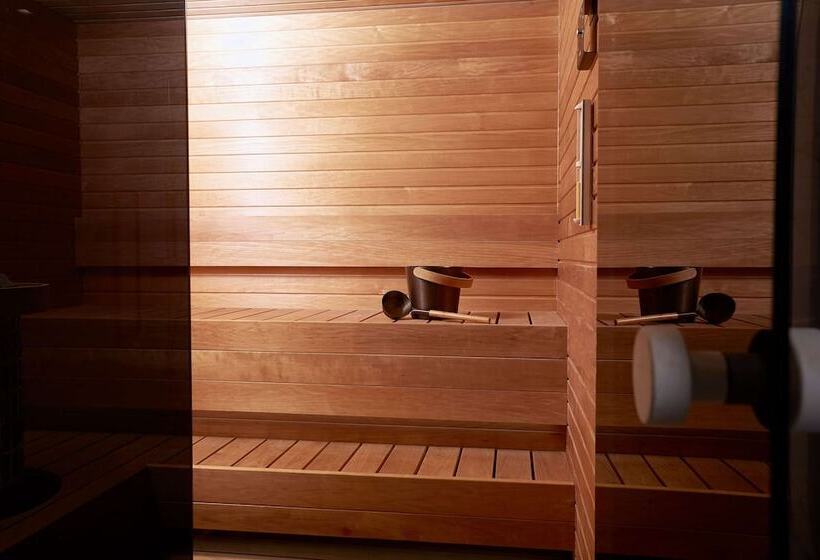 سوئیت با تخت بزرگ, Hilton Tallinn Park