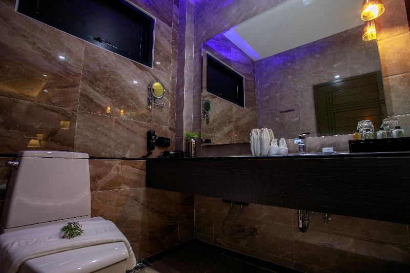 带大床的标准间, Pim Pool Villa Nan