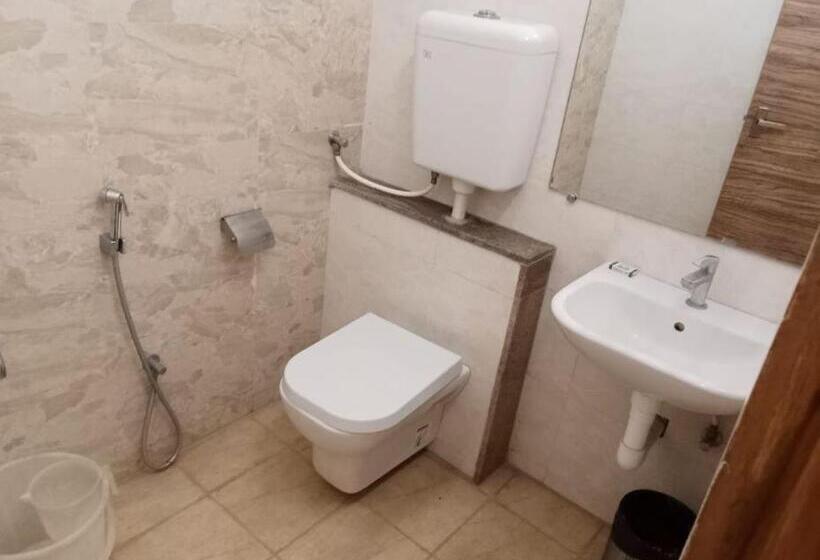 Номер Стандарт, Residenza Adhikrishna Arcade