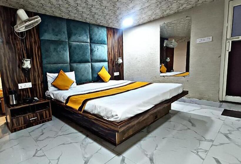 Quarto Deluxe, Virasat Palace