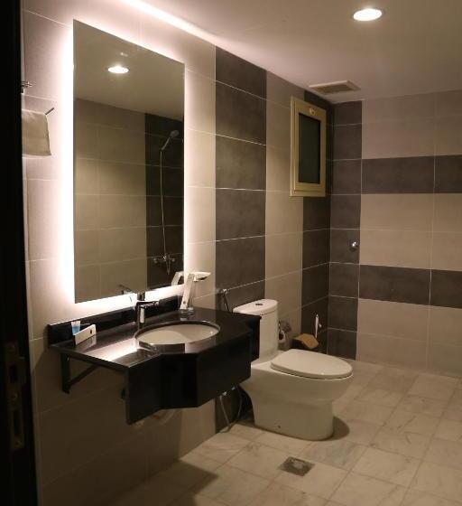 Suite with Terrace, ايتن للشقق المخدومه