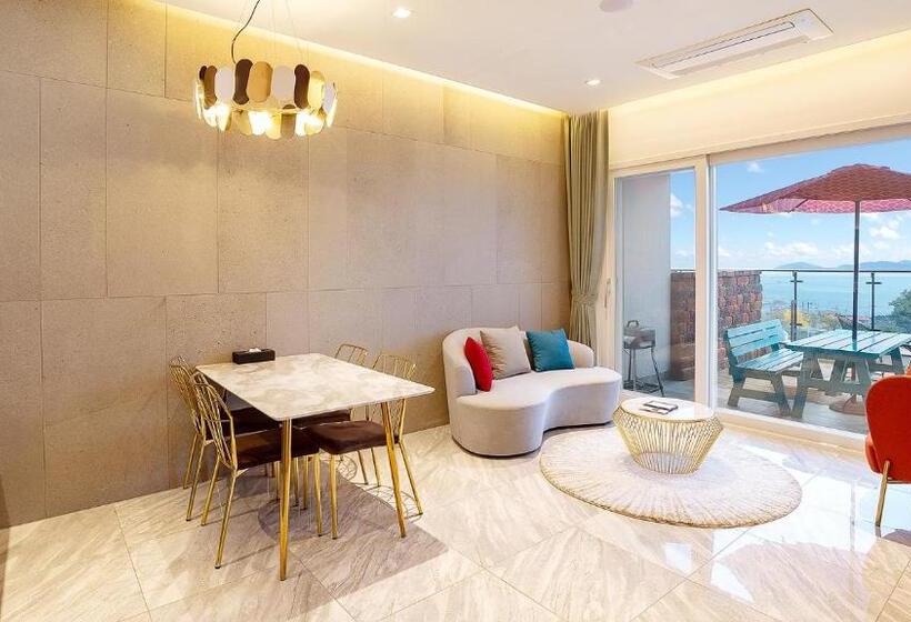 سوییت با چشم‌انداز باغ, Ganghwa Elijah Resort