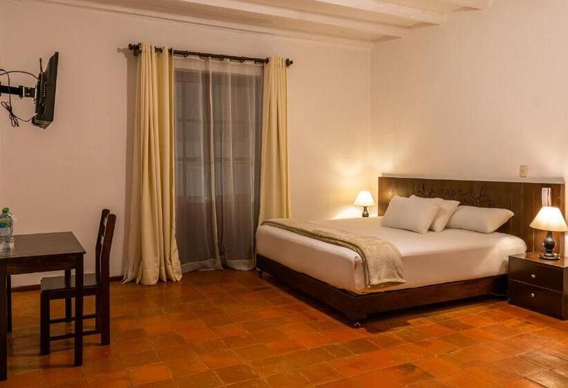 اتاق سوپریور با تخت بزرگ, La Xalca Hotel   Asociado Casa Andina