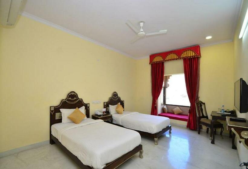 家庭套房, Aaram Baagh   A Luxury Nature Resort