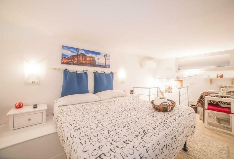 Economy Triple Room, Bed In Naples