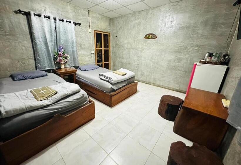 Номер Стандарт, บ้านภทรพรรณ ขุนยวม แม่ฮ่องสอน Pataraphan House, Khunyuam, Maehongson, Thailand