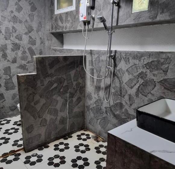 Семейный Номер, บ้านภทรพรรณ ขุนยวม แม่ฮ่องสอน Pataraphan House, Khunyuam, Maehongson, Thailand