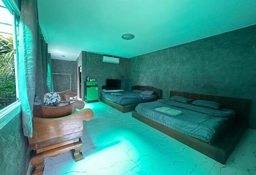 Семейный Номер, บ้านภทรพรรณ ขุนยวม แม่ฮ่องสอน Pataraphan House, Khunyuam, Maehongson, Thailand