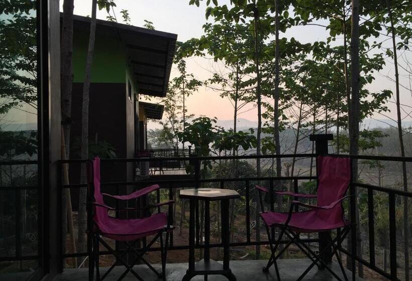 Номер Deluxe с Балконом, Baan Rai Phufah Resort Chiangrai