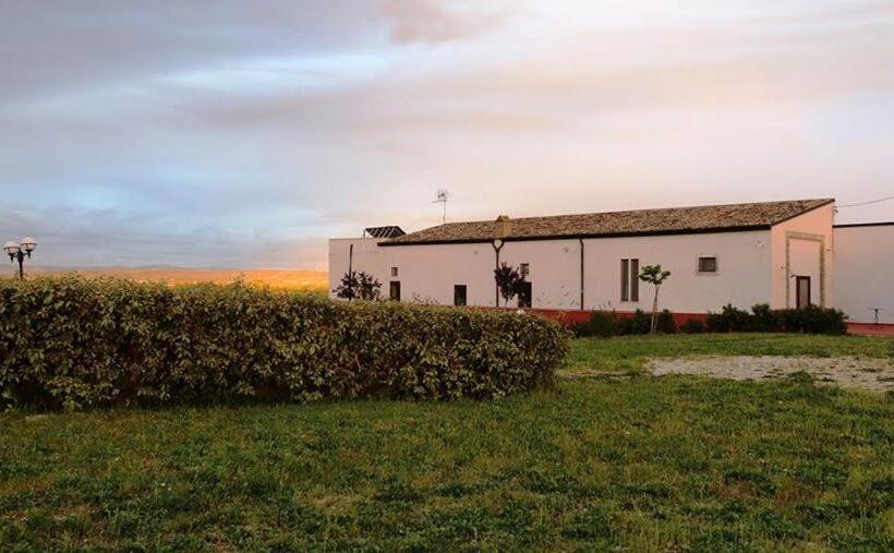 اتاق استاندارد با تخت بزرگ برای معلولان, Masseria Agriturismo Moschella
