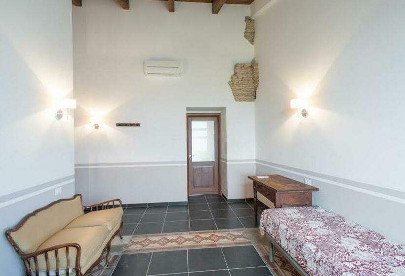 اتاق استاندارد سه نفره, Masseria Agriturismo Moschella