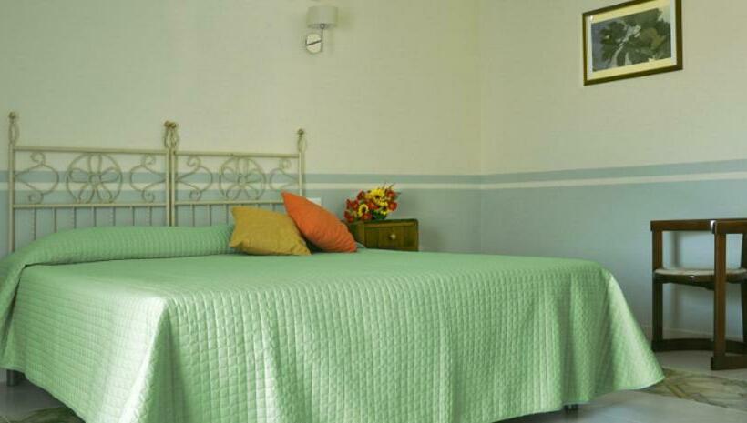 اتاق استاندارد با تخت بزرگ برای معلولان, Masseria Agriturismo Moschella