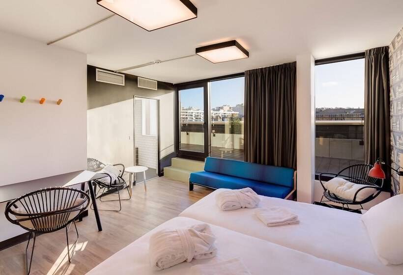 استودیوی لوکس, Generator Paris