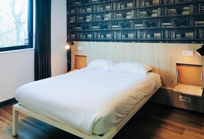 اتاق لوکس, Generator Paris