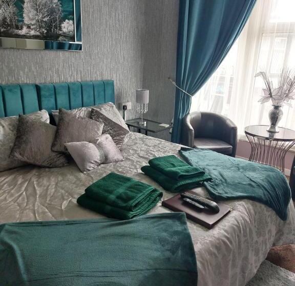 Номер Deluxe, Lynbar