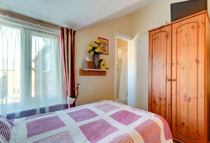 Семейный Номер, Dolphin Guesthouse