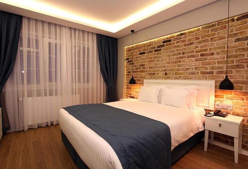 اتاق استاندارد با بالکن, Taksim Santa Lucia