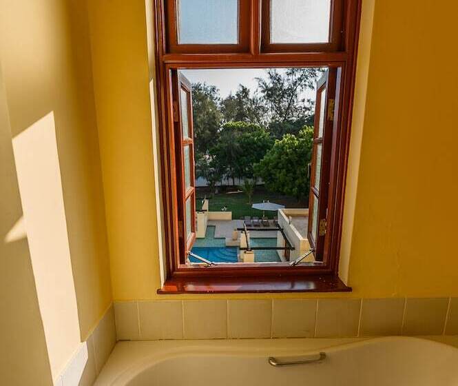 اتاق لوکس, Cocoa Boutique Hotel   Your Kenyan Beachfront Bliss