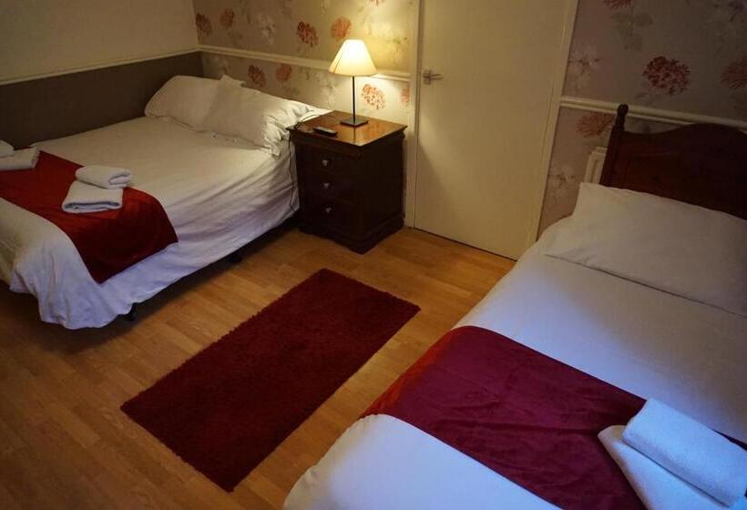 Family Room, The Boundary Hotel   B&b