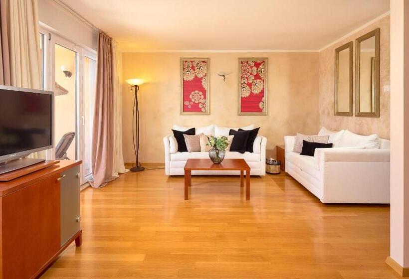 سوییت جونیور با چشم‌انداز دریا, Villa Andrea