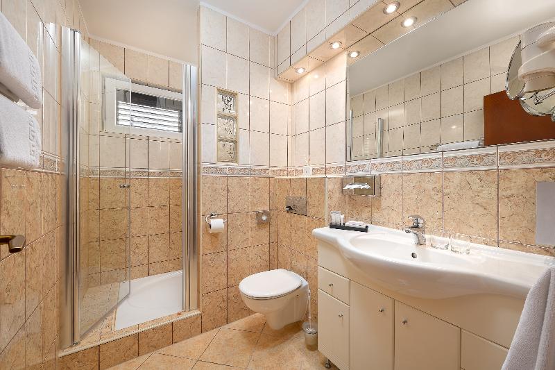 اتاق استاندارد با بالکن و چشم‌انداز دریا, Villa Andrea