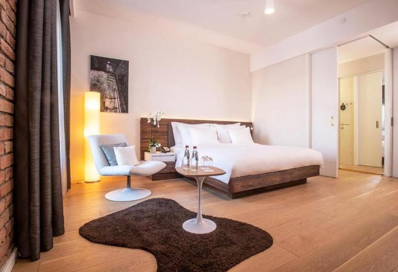 اتاق اجرایی, Radisson Collection Hotel, Old Mill Belgrade