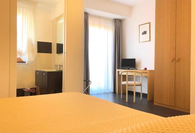 Номер Стандарт с Балконом, Luxury B&b Dimora Albani