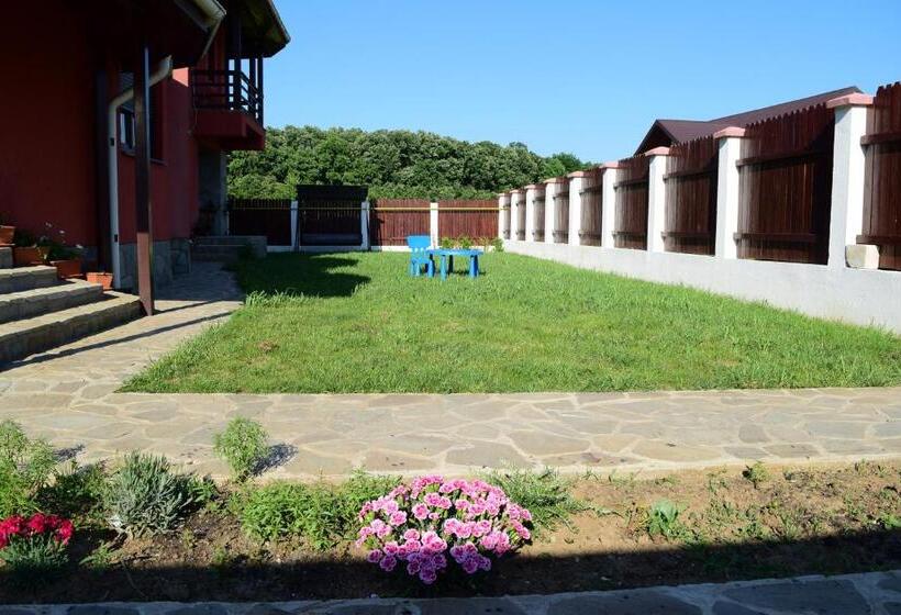 اتاق لوکس چهار تخته, Pensiunea Corbeanca   Cazare Si Evenimente