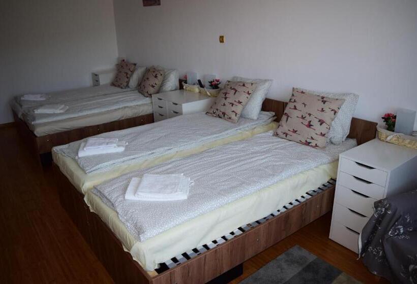 اتاق لوکس چهار تخته, Pensiunea Corbeanca   Cazare Si Evenimente