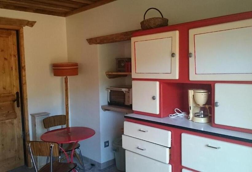 Студия Стандарт, Ferme Familiale Chez Lili