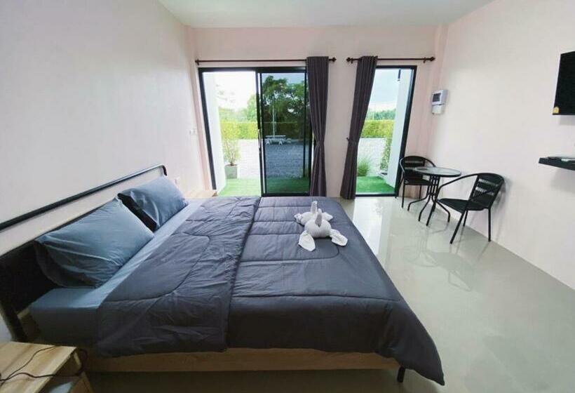 Номер Deluxe Кровать Кинг, Peeranon Resort
