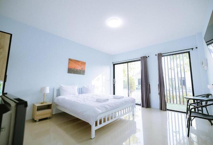 Номер Deluxe Кровать Кинг, Peeranon Resort