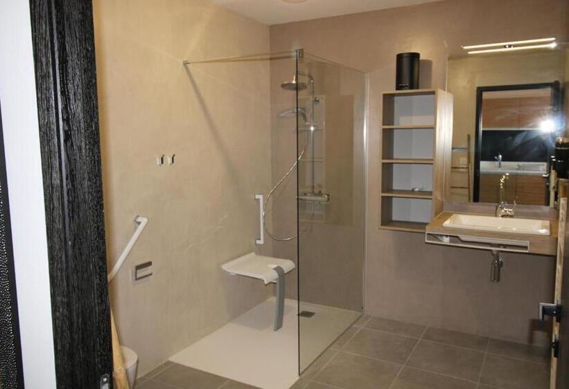 스탠다드 스튜디오, Hôtel Résidence A Torra